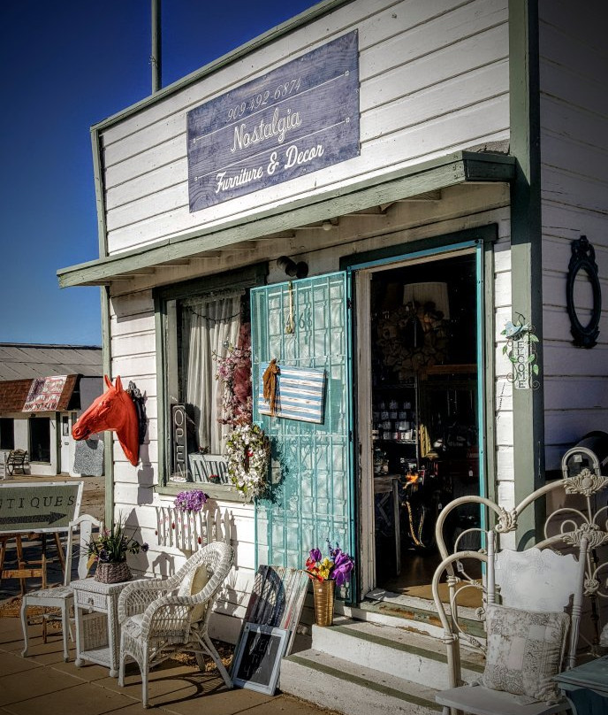 Nostalgia Furniture and Decor-Yucaipa必去景点