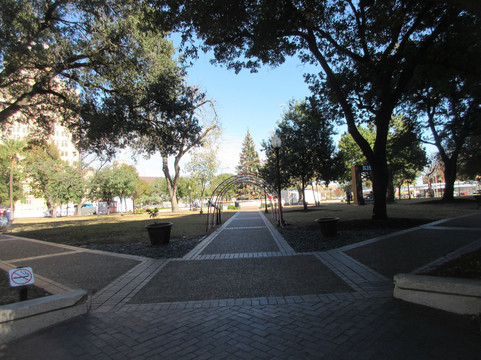 Travis Park Plaza-圣安东尼奥市必去景点