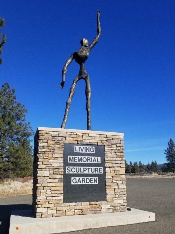 Living Memorial Sculpture Garden-Weed必去景点