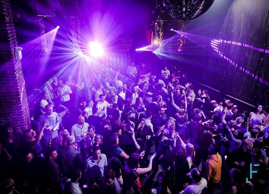 Le Flag & Cap 30-那慕尔必去景点