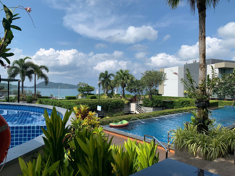 普吉岛阳光海滩度假酒店主图