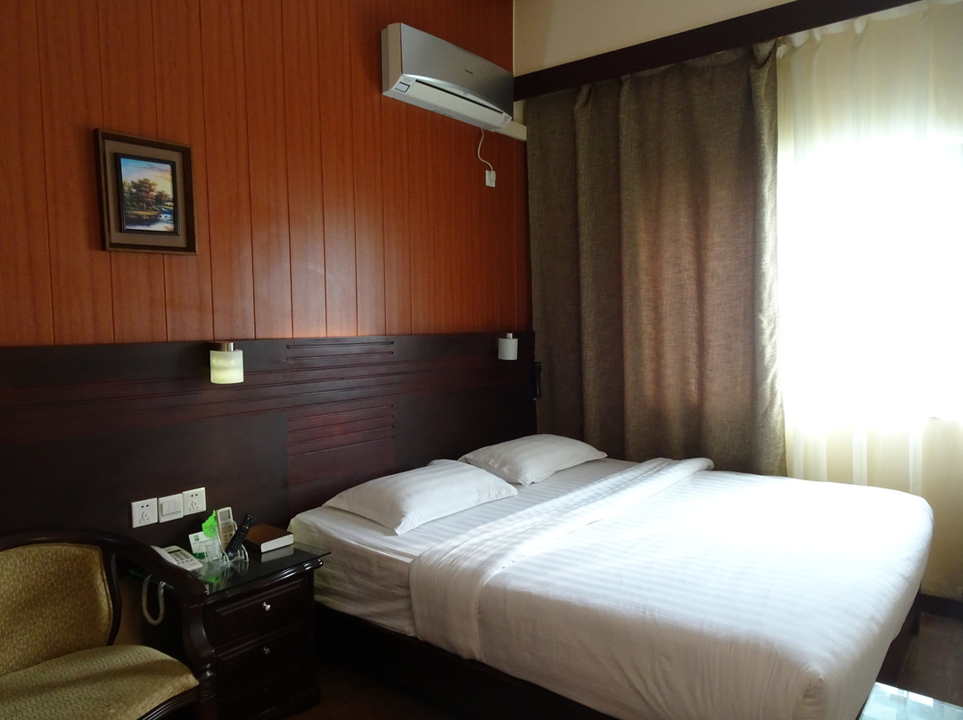 埃森西亚酒店主图