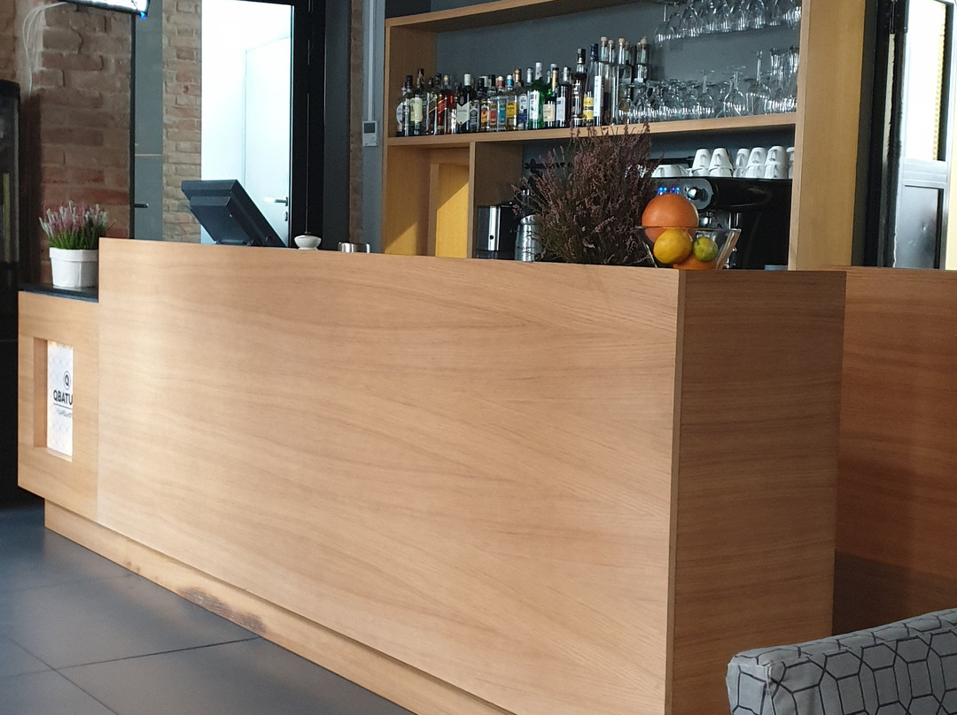 Qbatura Cafe & Hotel主图
