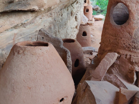 Grottes de Nok-Tandjouare必去景点