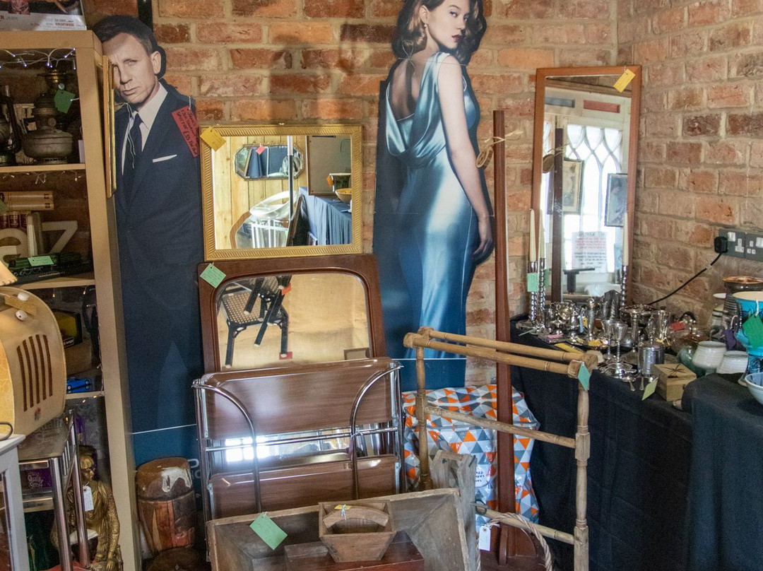 Jim's Antiques Salvage & Timber景点图片