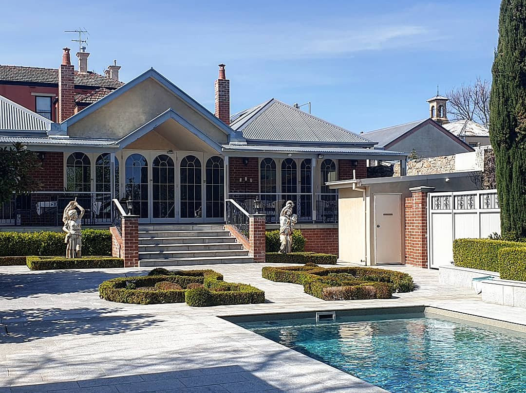 Freeman on Ford B&B主图