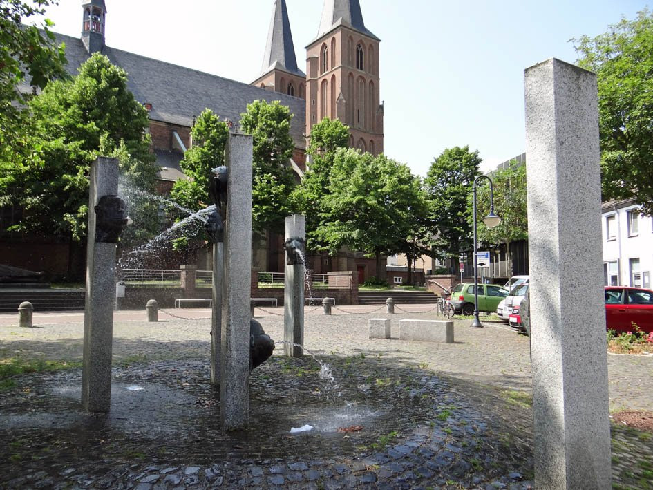 Narrenbrunnen-克莱韦县必去景点