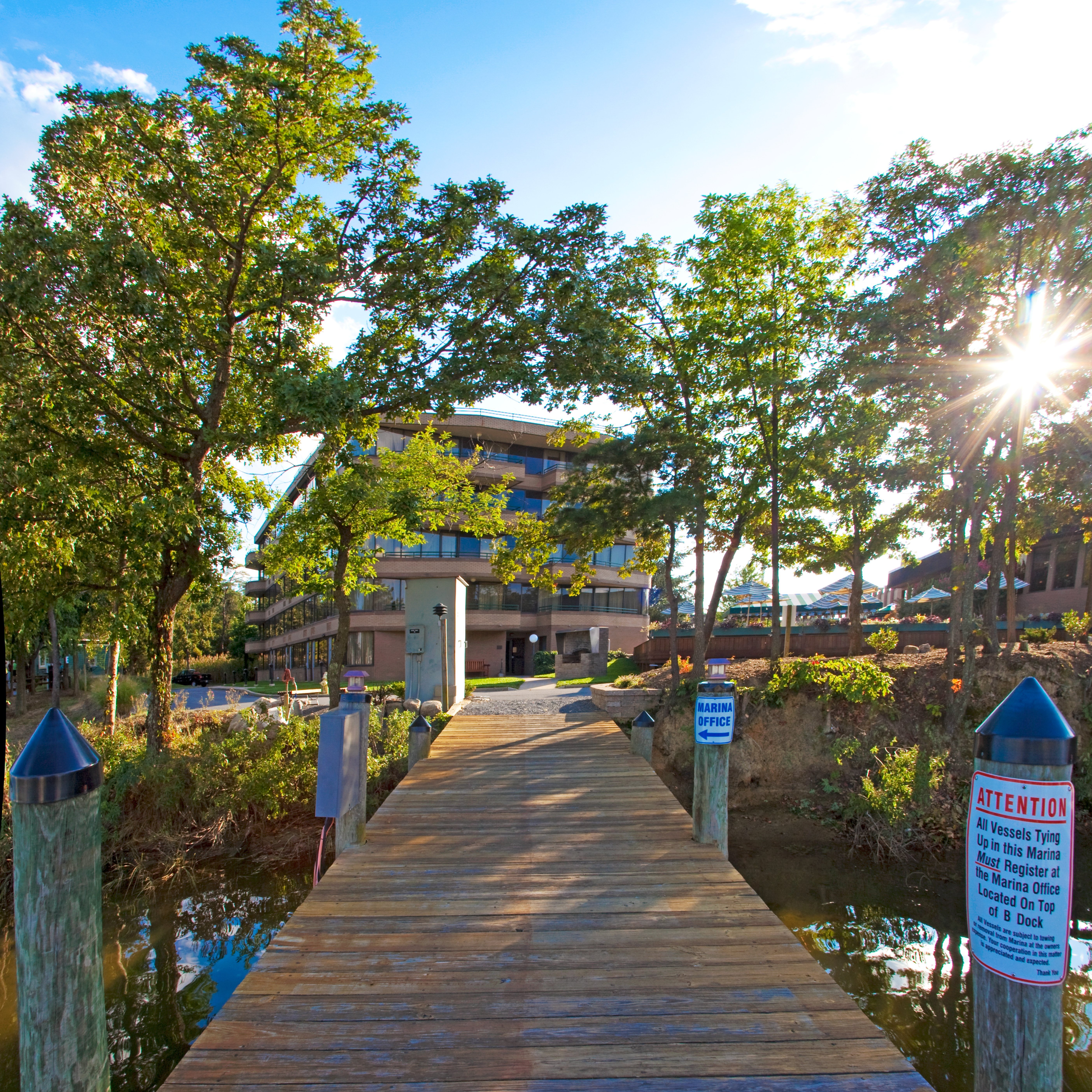 Solomons Inn Resort + Marina-官方