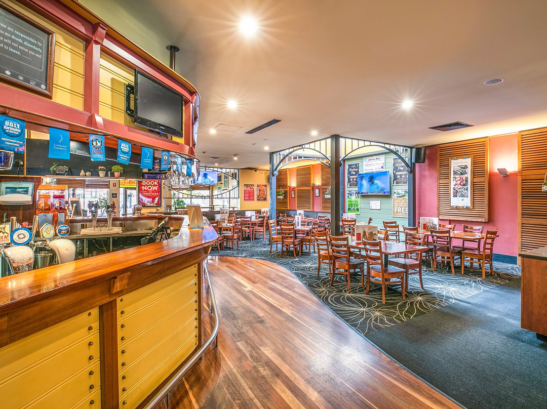 Nightcap At Exeter Hotel主图