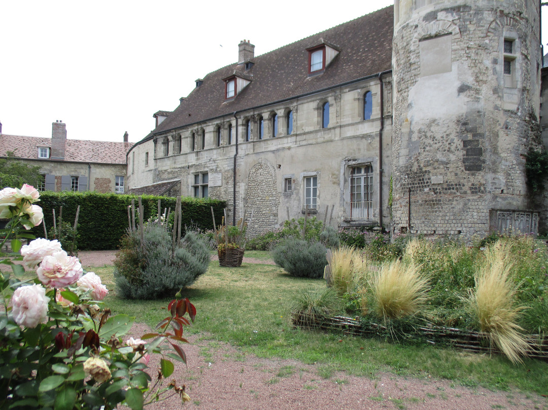 Musee d'Art et d'Archeologie-桑利斯必去景点