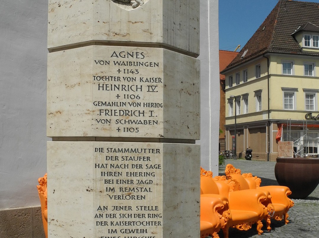 Die Stauferstele-施瓦本格明德必去景点