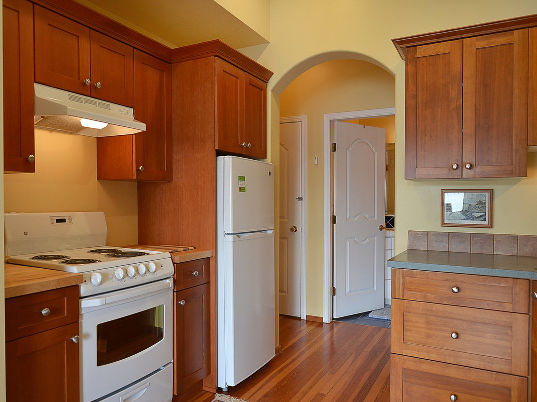 Soames Point Oceanfront Suite主图