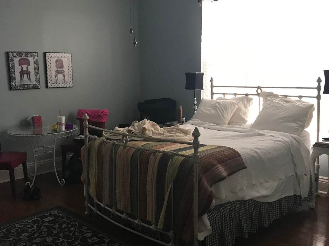 The Caldwell House主图