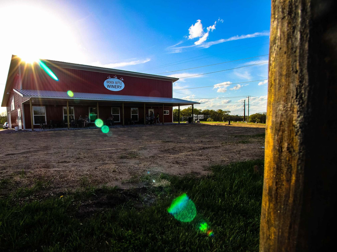 Broken Bottle Winery-威斯康星峡谷必去景点