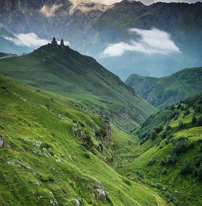 Kazbegi Helicopters景点图片