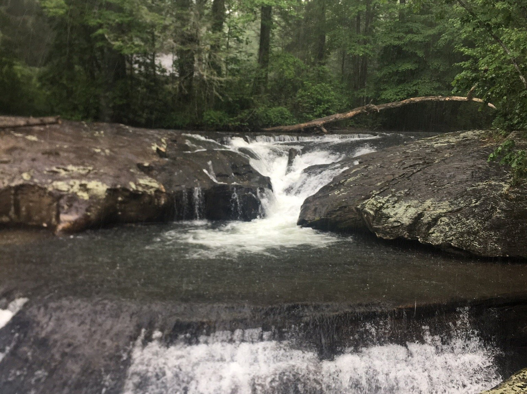 Dick's Creek Falls景点图片