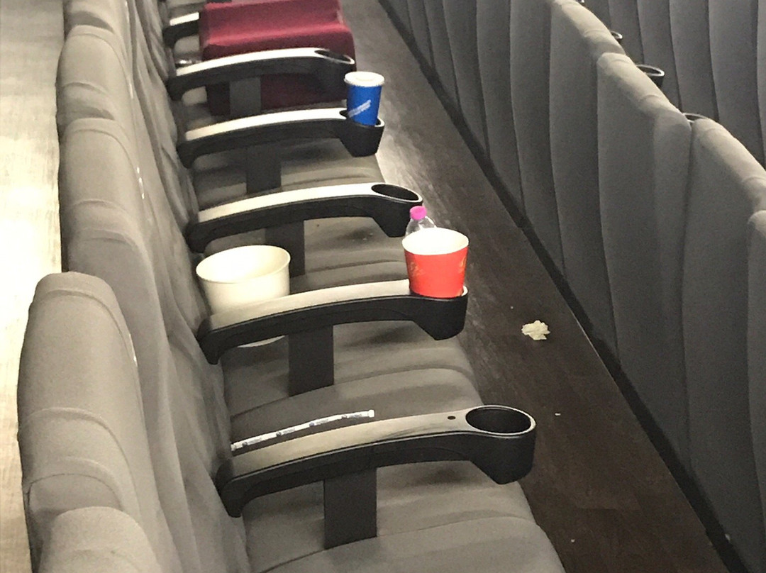 Cineplex Arcobaleno景点图片