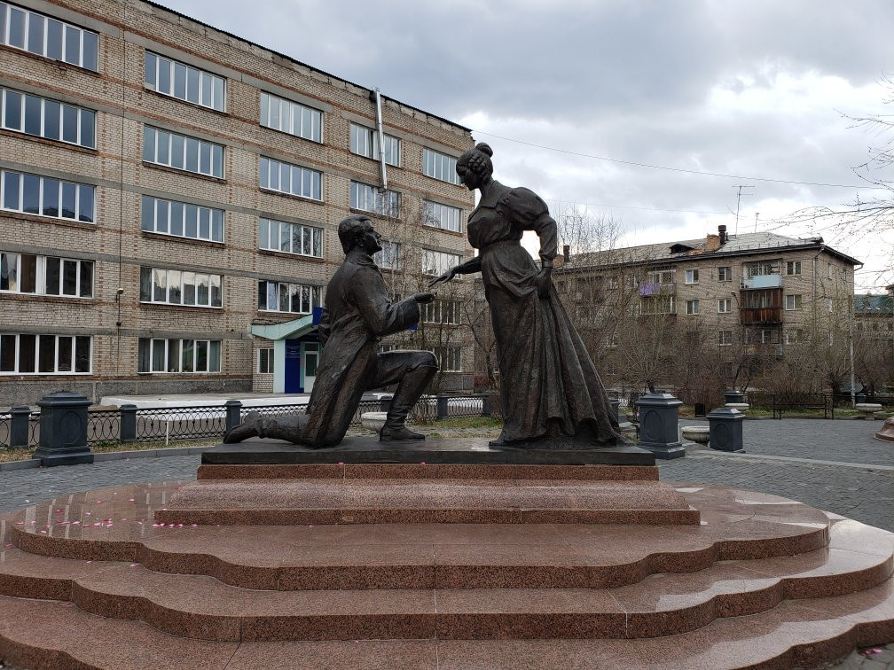 Sculpture Love and Faith-赤塔必去景点