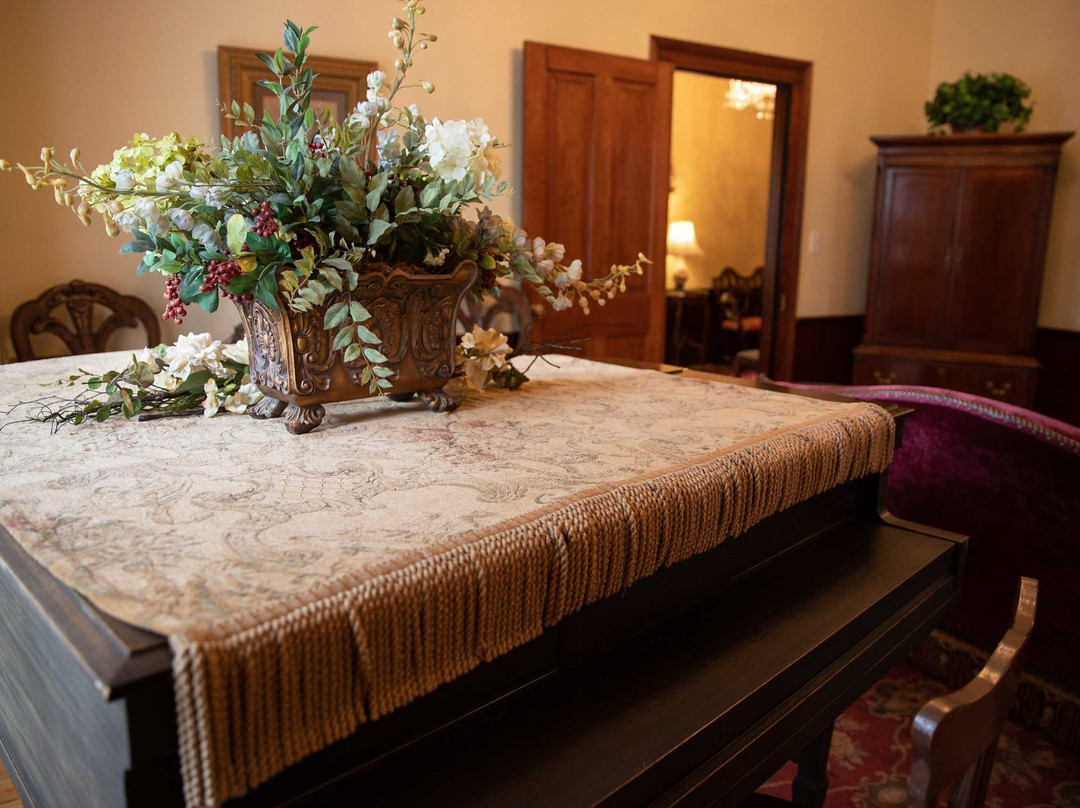 Adair Manor Bed and Breakfast主图