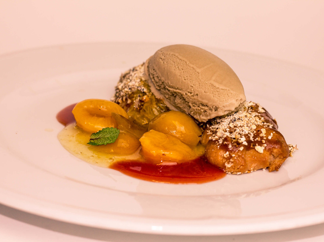 Landhotel Und Weingasthof Schwarzer Adler主图