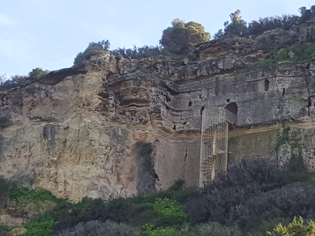 Kastros Hill Ancient Cave Tomb-法玛古斯塔必去景点