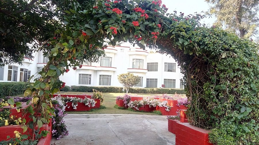 华美达克久拉霍酒店主图