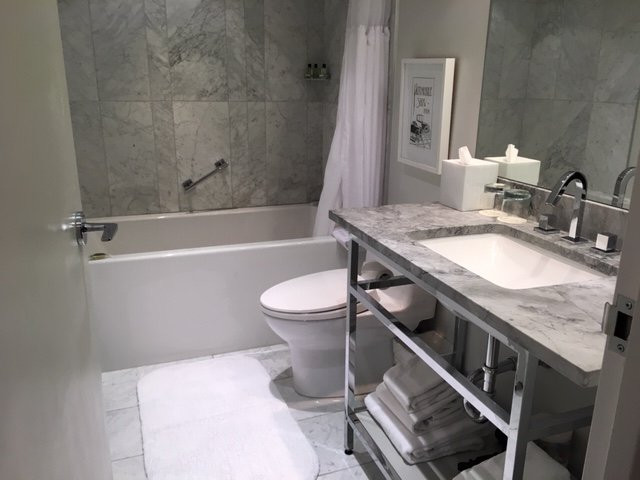 詹姆斯酒店主图