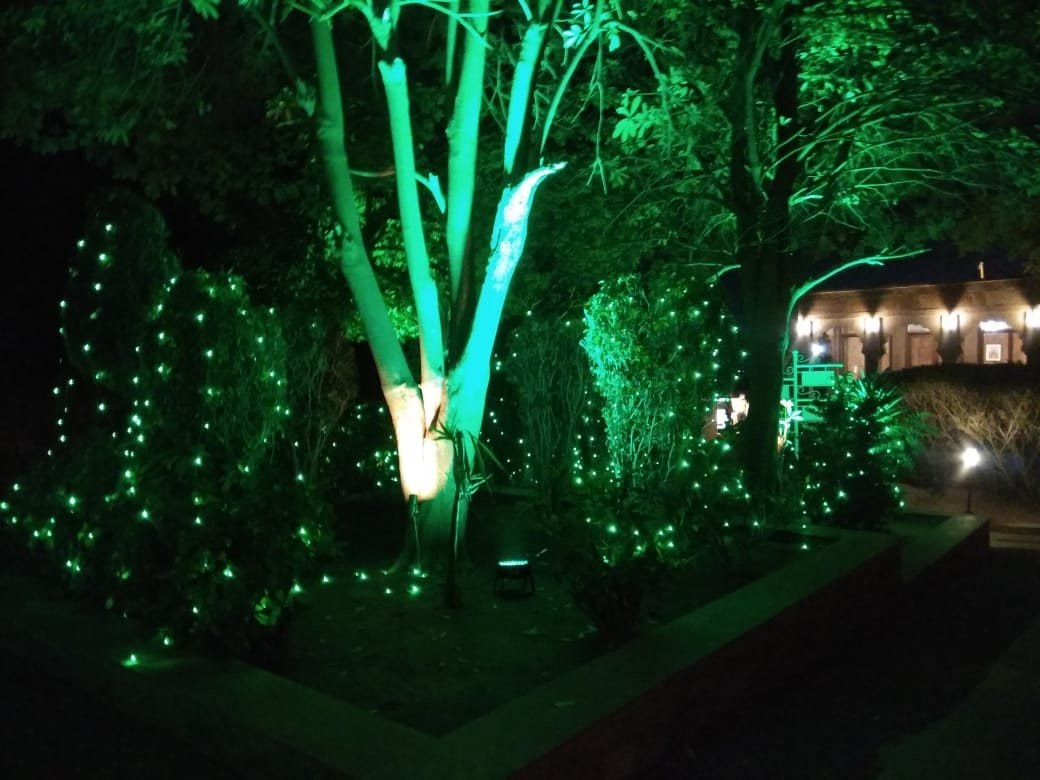 水境休闲酒店主图