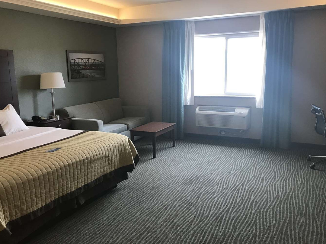 Off Shore Inn & Suites主图