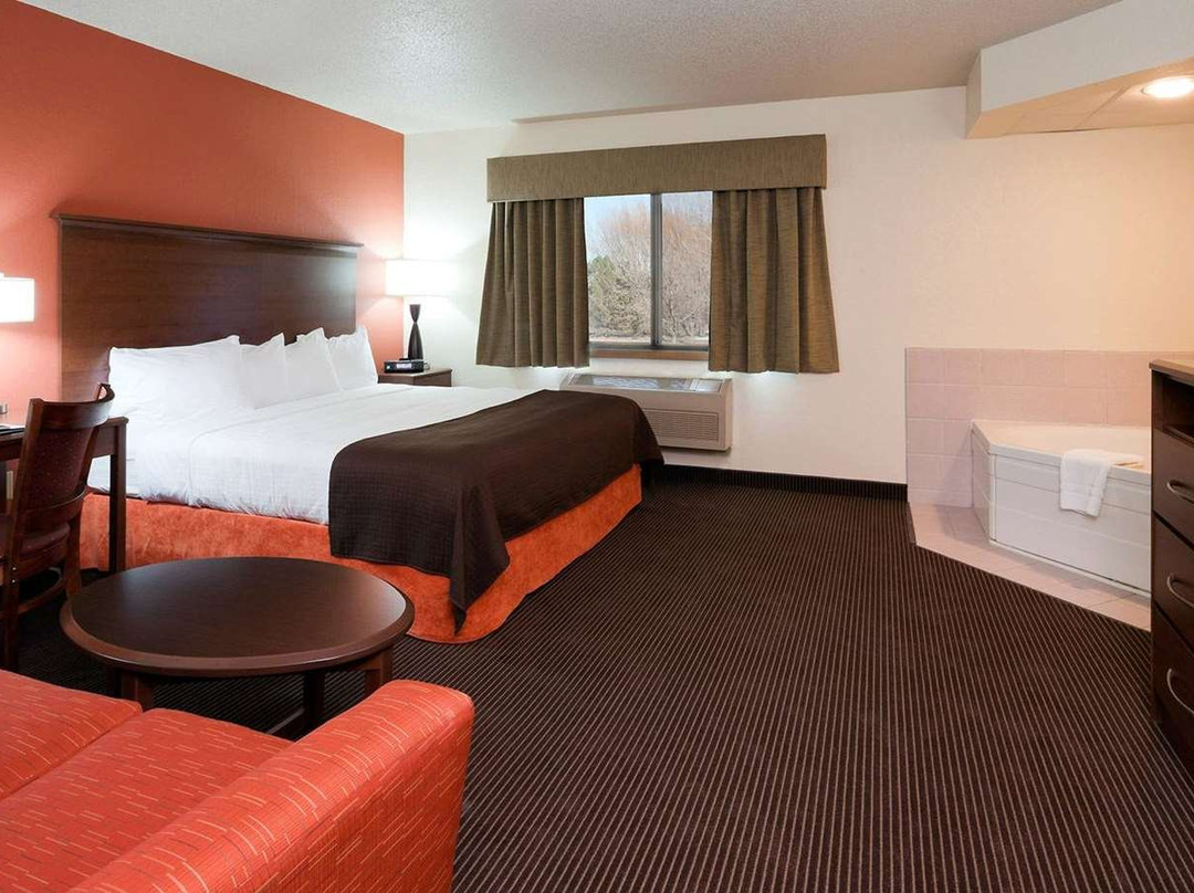 AmericInn by Wyndham Manitowoc主图