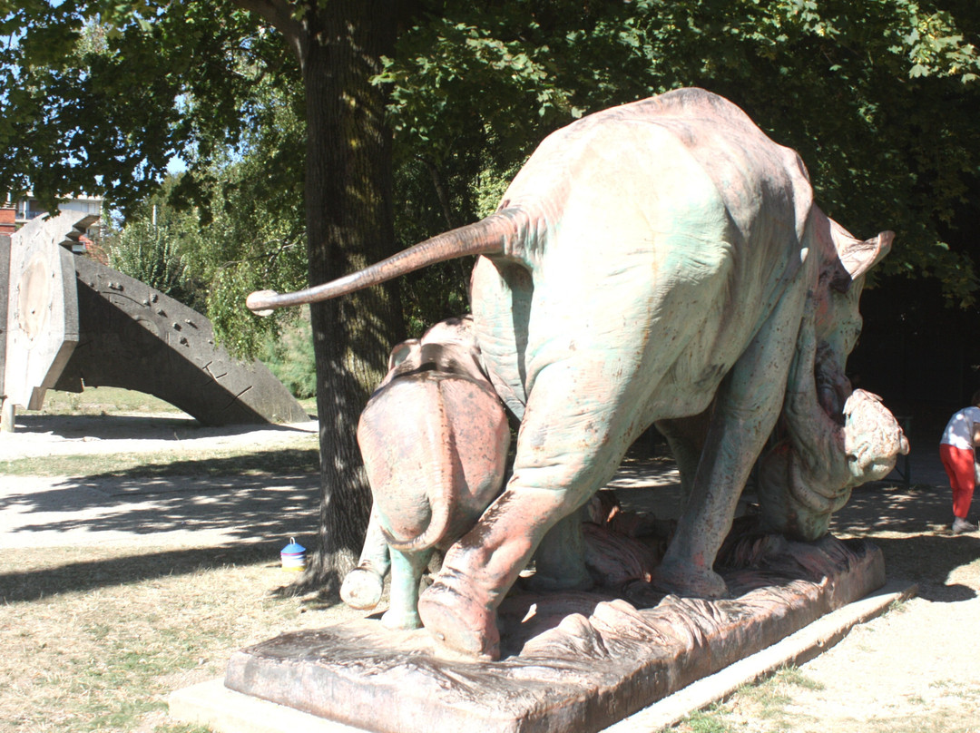 Statue Eléphant Attaqué par un Tigre景点图片