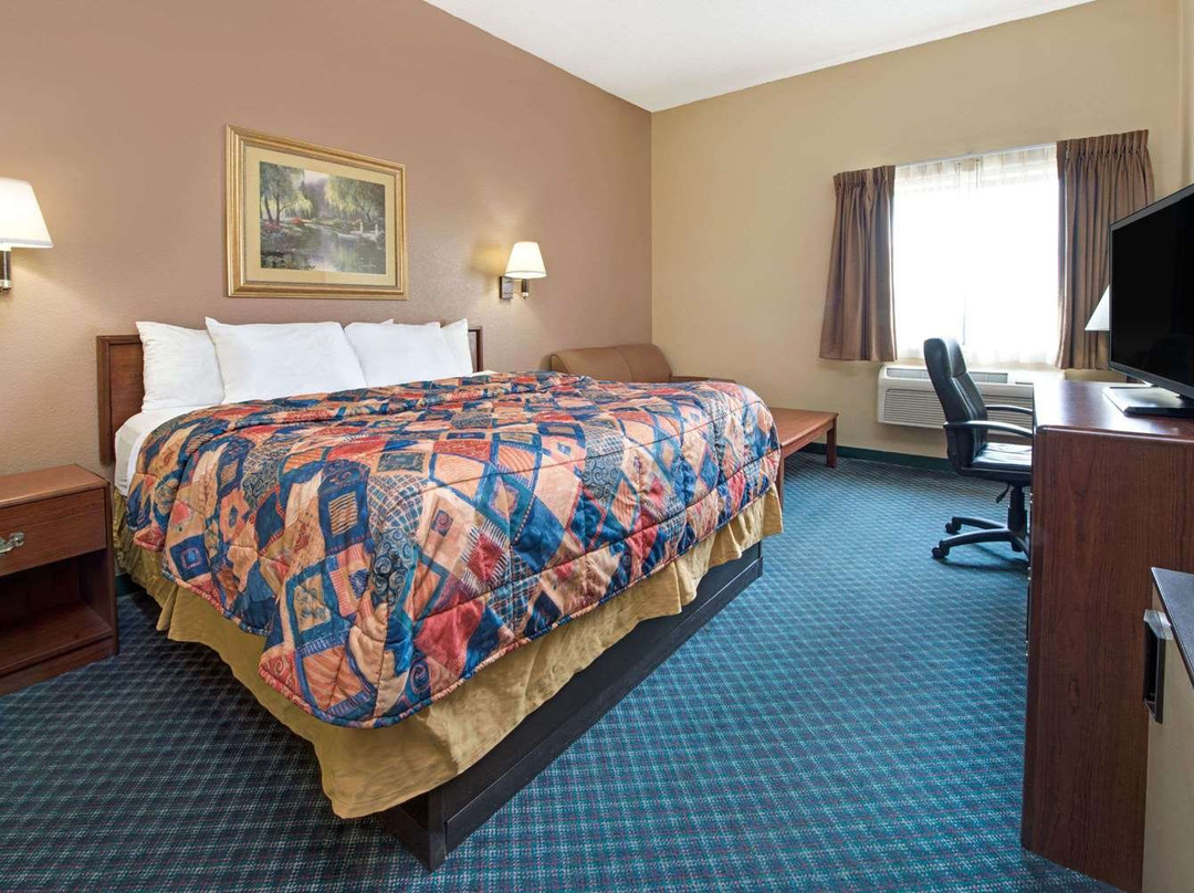 科林斯维尔戴斯酒店主图