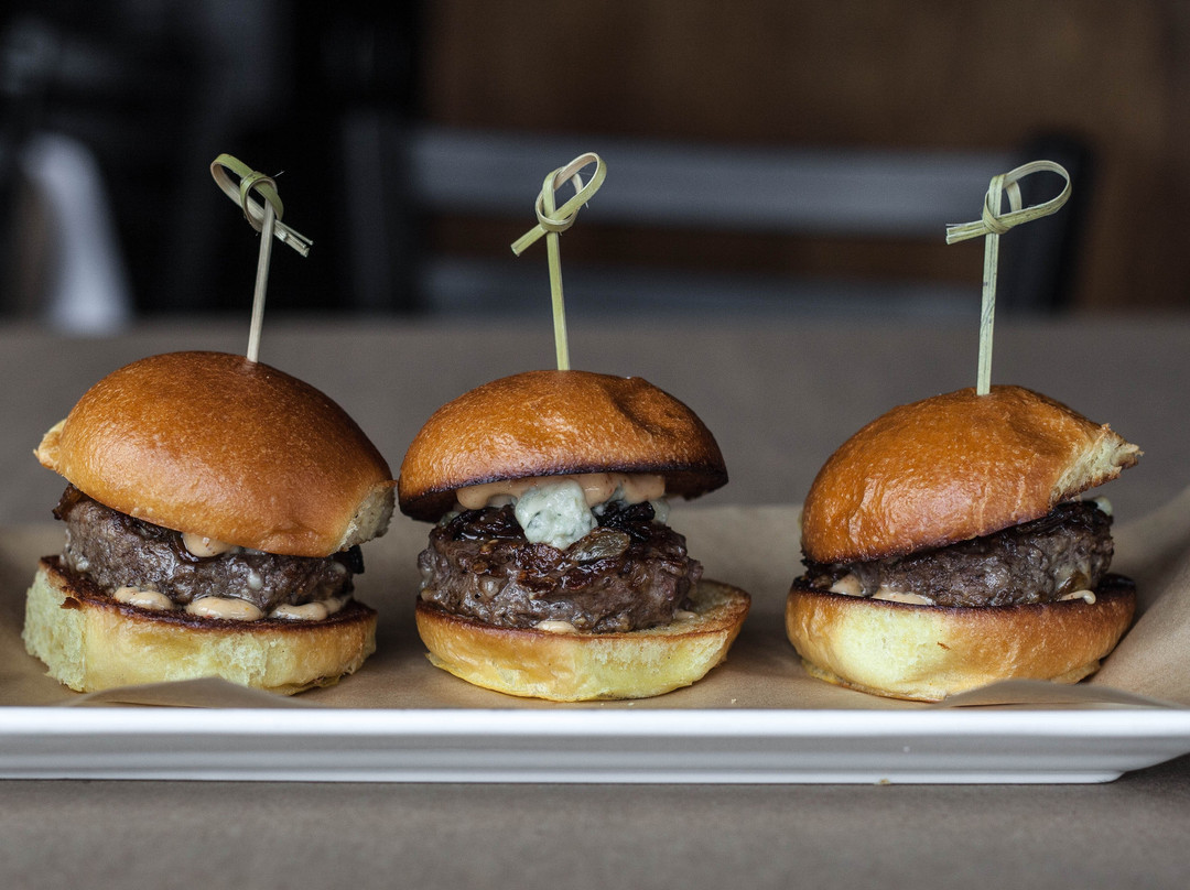 Brownie's on the Lake