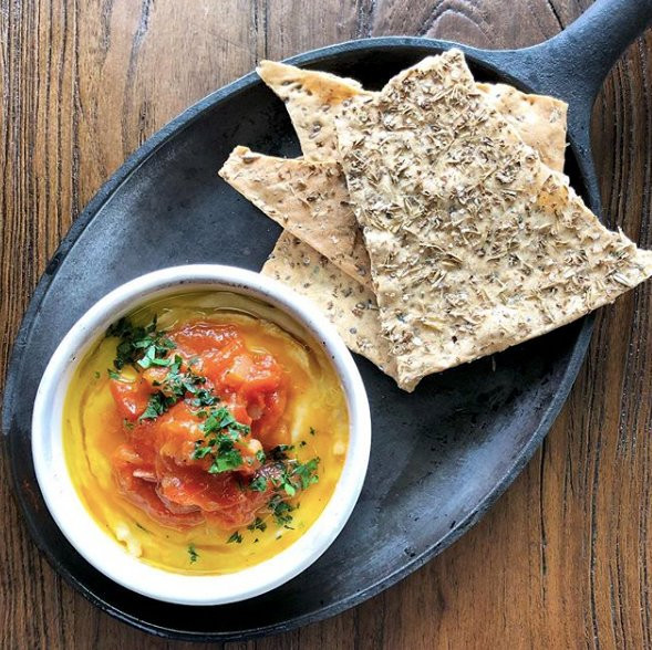 Main and Mountain Bar-Ludlow必去景点