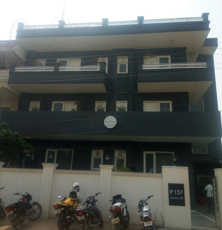 OYO Townhouse 018 Medanta主图