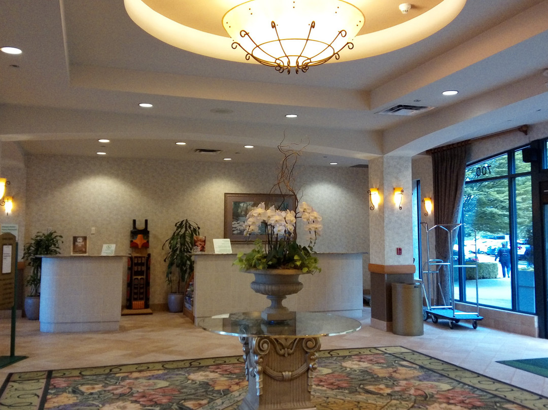 北温哥华假日套房酒店主图