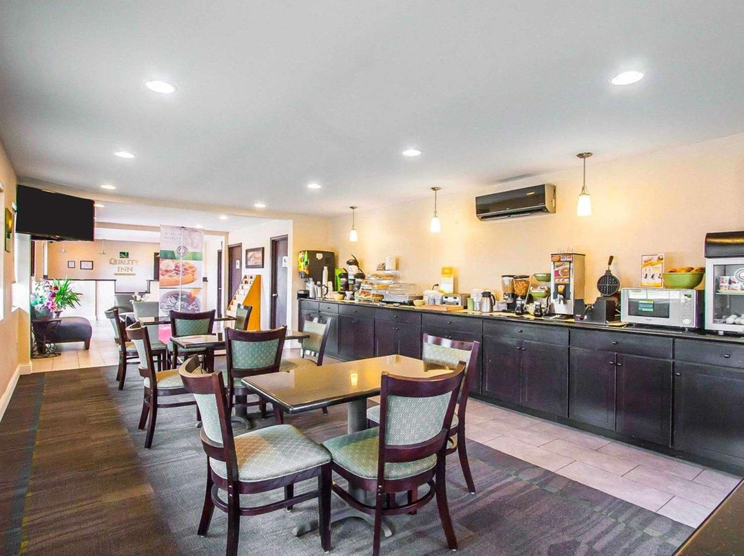 Quality Inn Cairo I-57主图