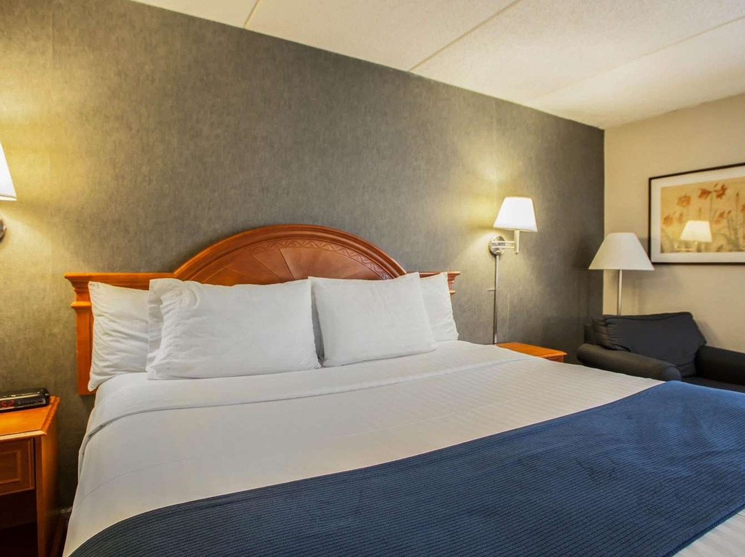 芝加哥圣查尔斯快捷假日酒店主图