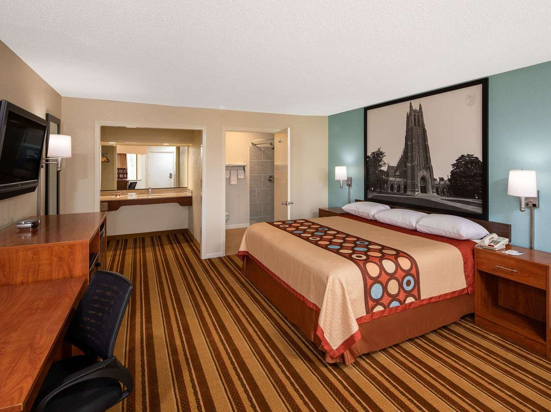 Super 8 by Wyndham Burlington NC主图