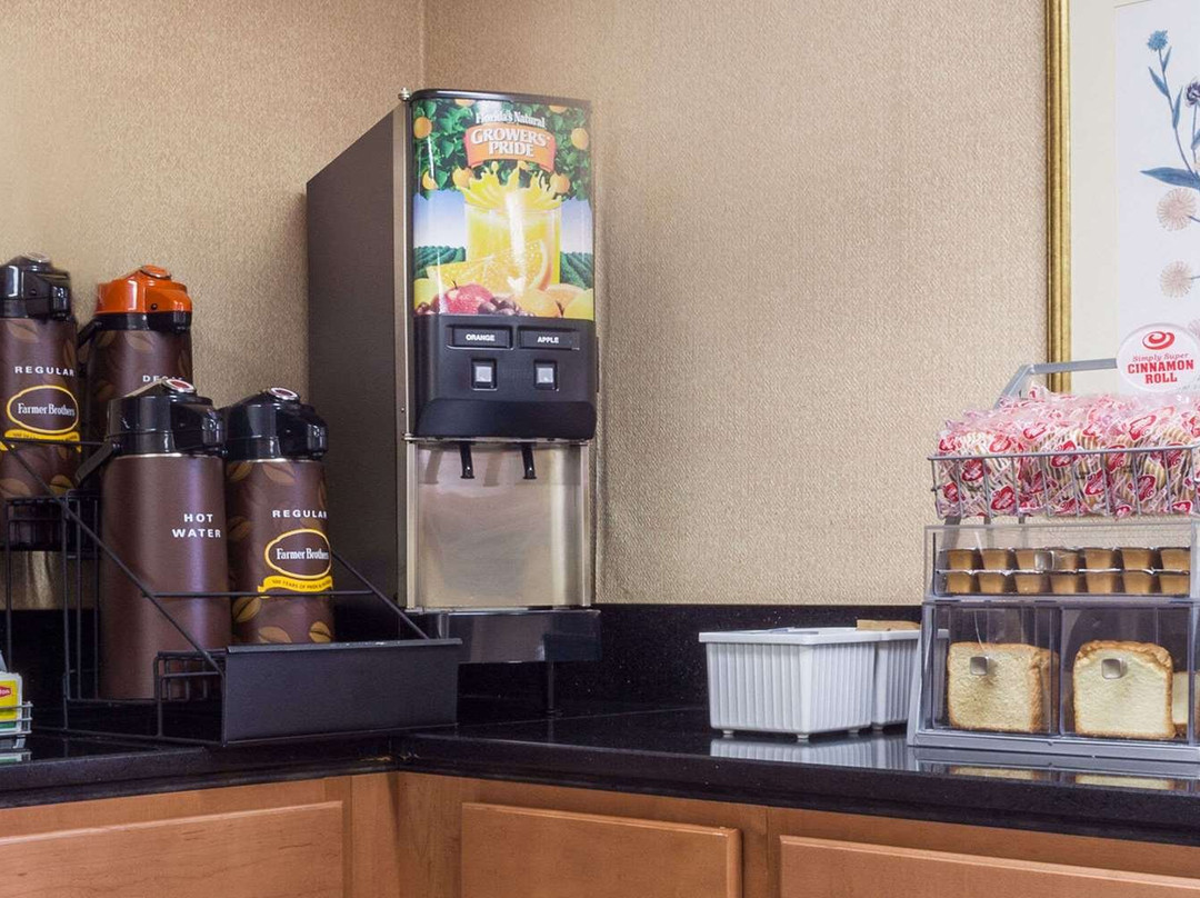 Super 8 by Wyndham Carrollton主图