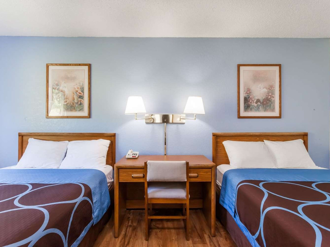 Super 8 by Wyndham Norwich主图