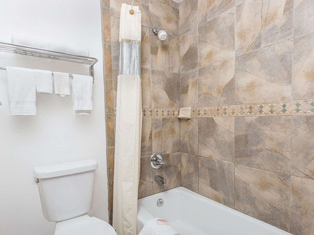 基恩城戴斯酒店主图