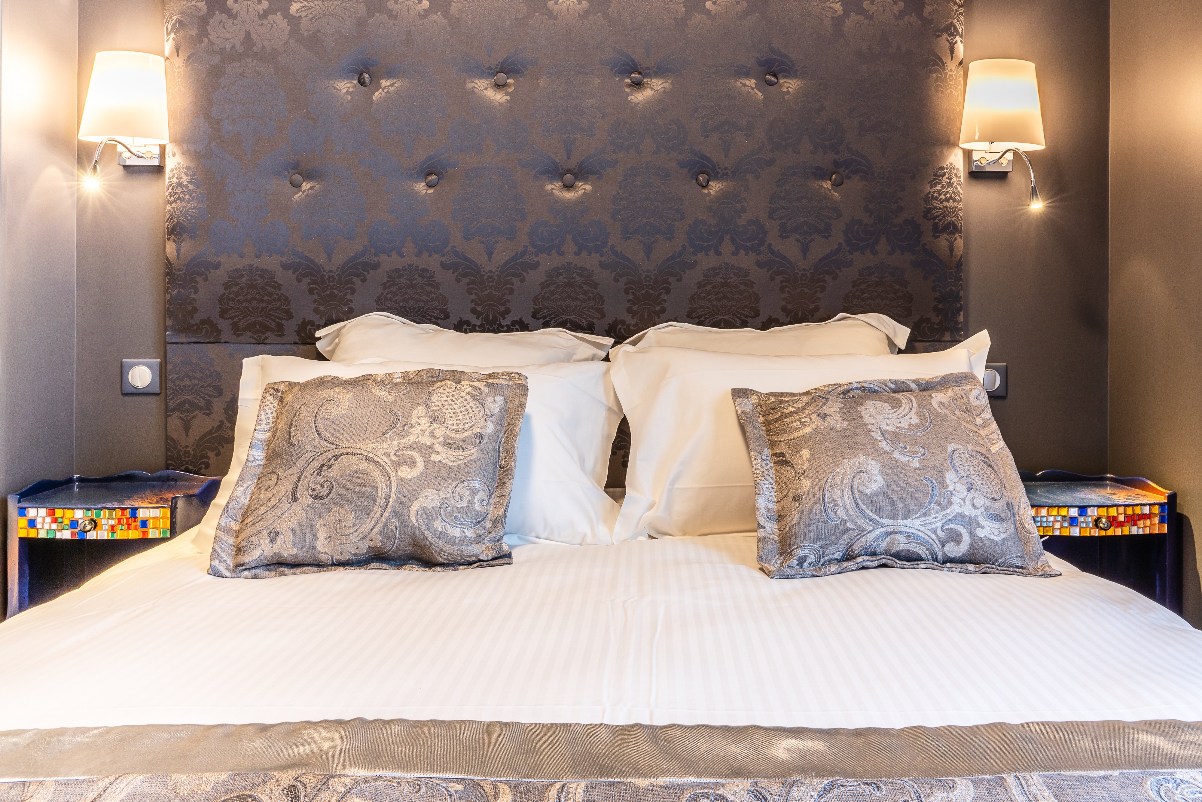 Brit Hotel Privilège Lisieux-La Villa des Arts-官方