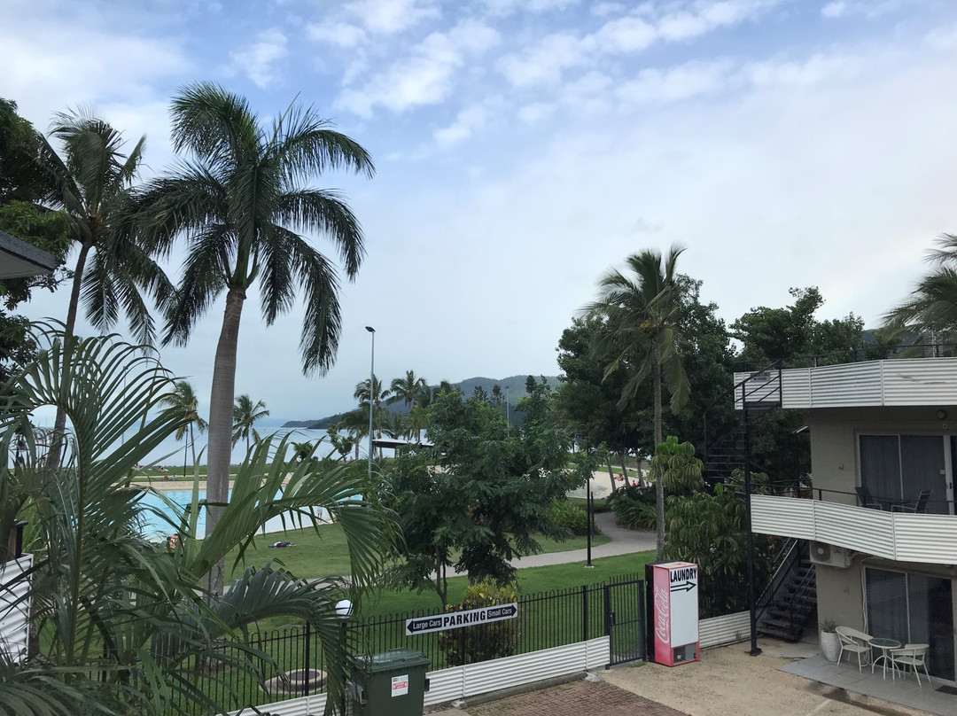 降灵岛海滩酒店主图