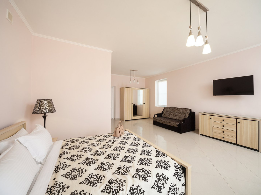 Priboi Beach Hotel主图
