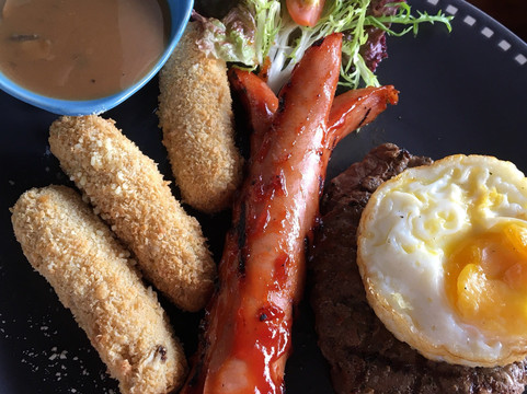 Ciburial餐馆和美食-Skyline Best View Resto