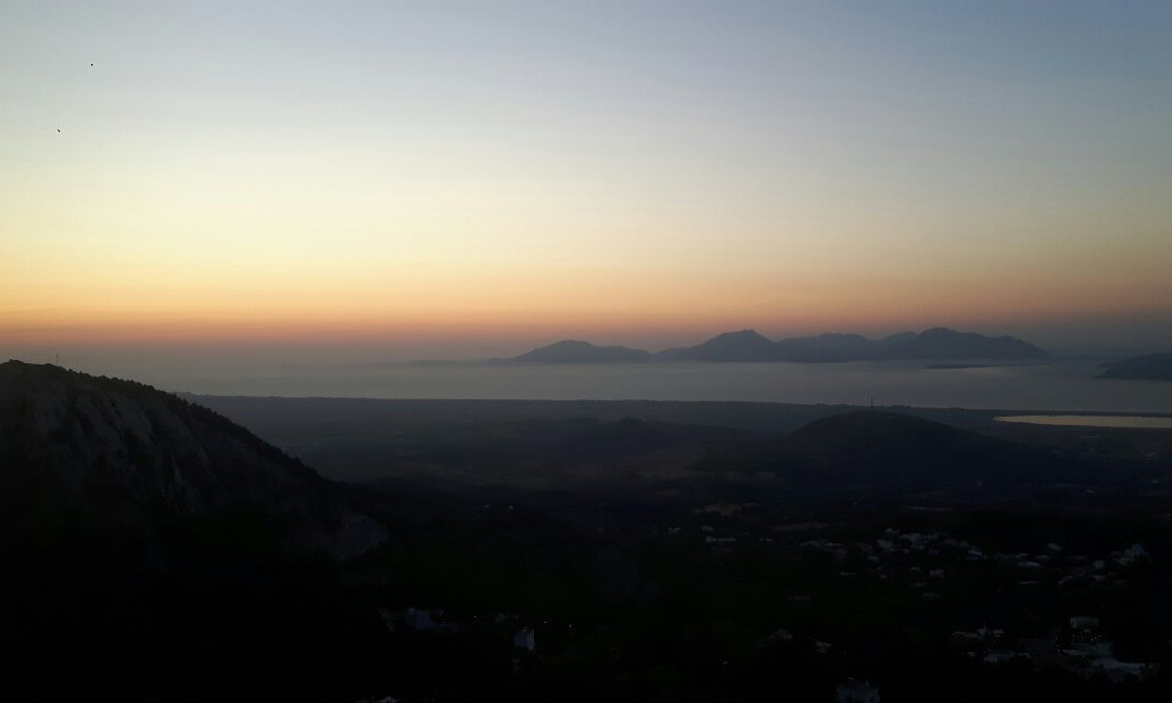 Lagoudi Zia餐馆和美食-Metoxi