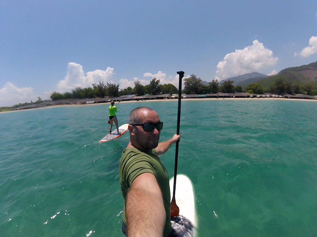 小屋冲浪学校-芽庄必去景点