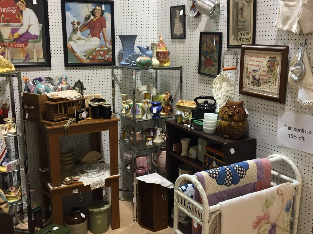 Piney River Antique Mall景点图片