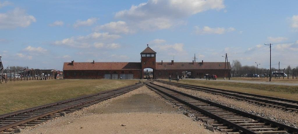 VisitBus - Auschwitz and Salt Mine Tours-克拉科夫必去景点